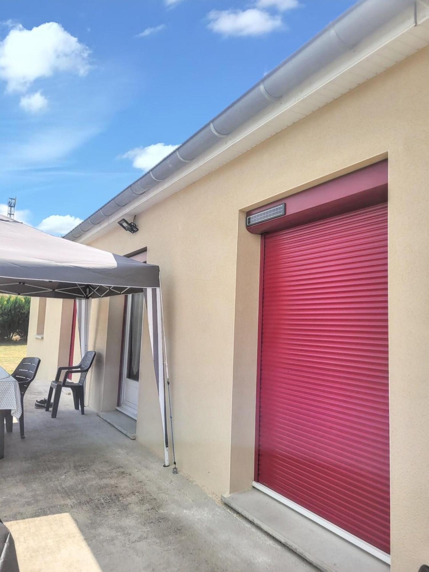 Maison Chaleureuse A Sully Avec Vue Sur La Montagne Экстерьер фото